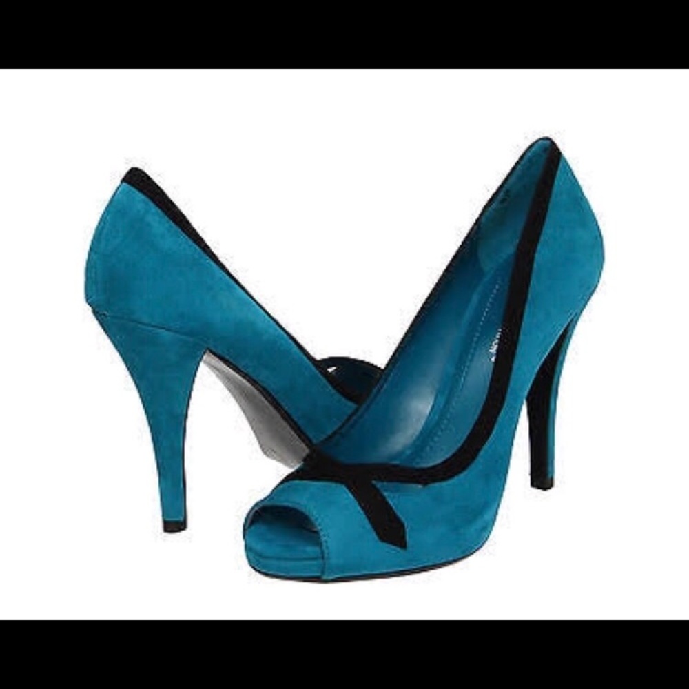 BCBGeneration Teal and Black Cierra pump